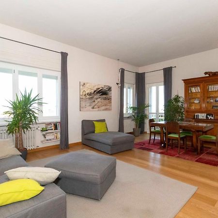 Charming Apartment With Parking! 都灵 外观 照片