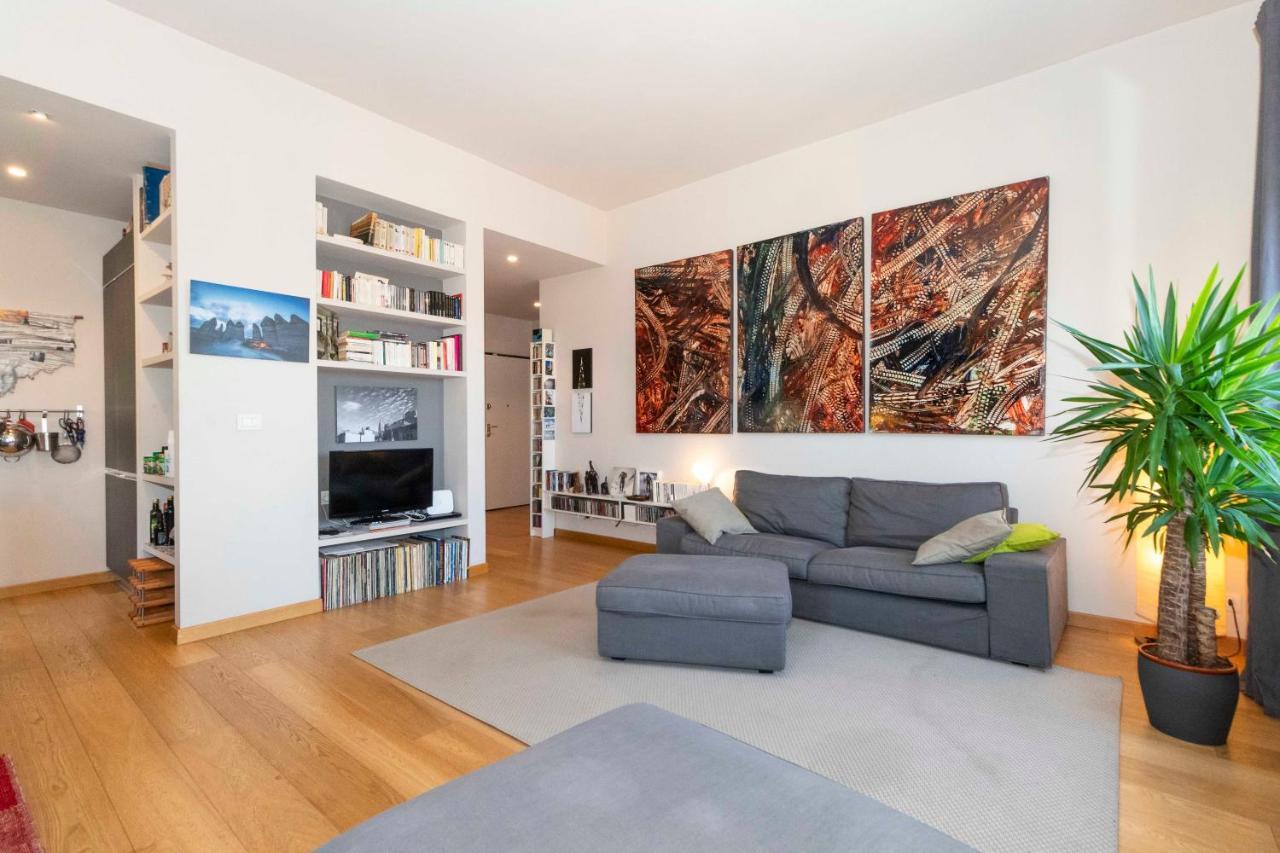 Charming Apartment With Parking! 都灵 外观 照片
