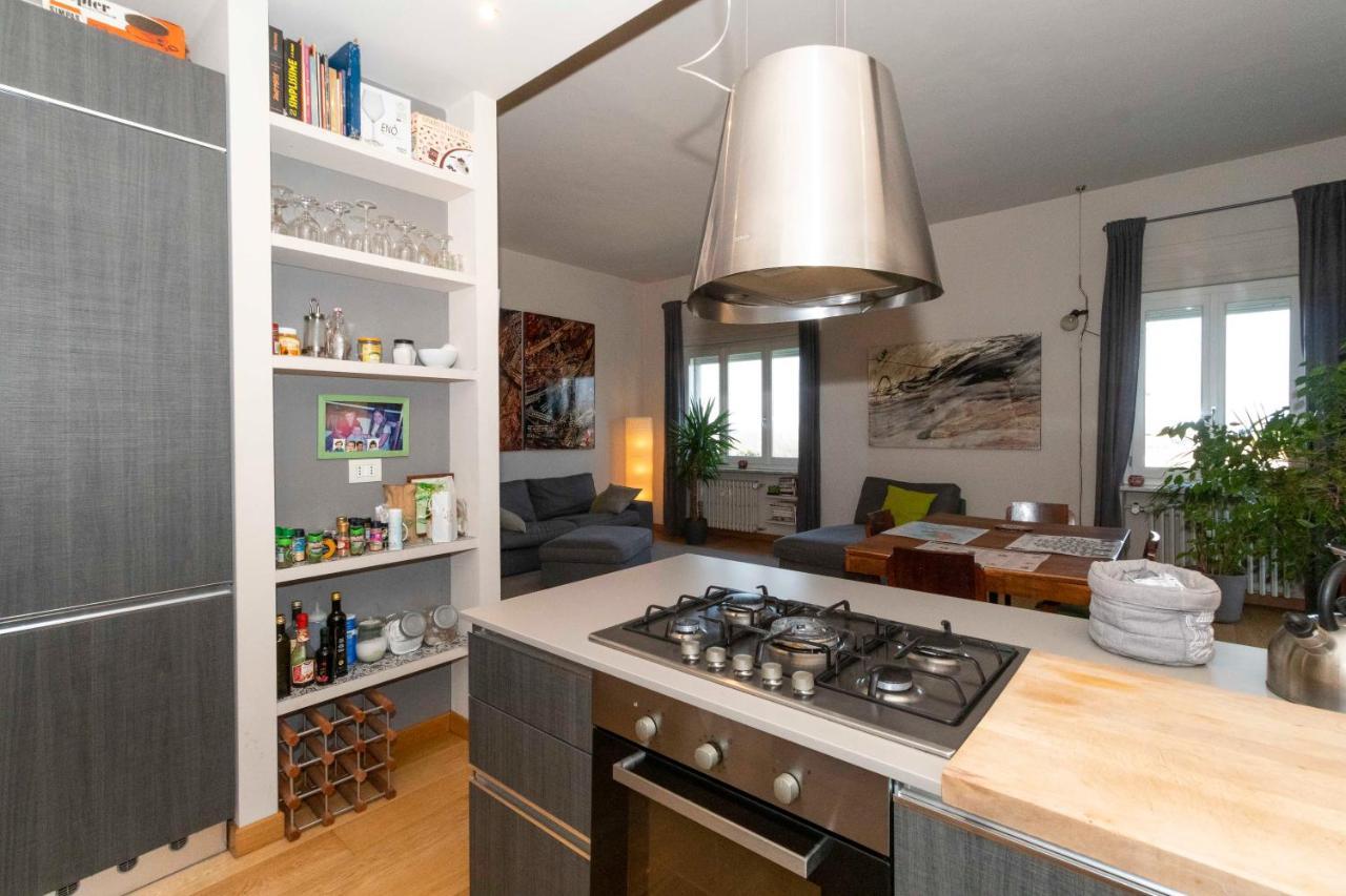 Charming Apartment With Parking! 都灵 外观 照片