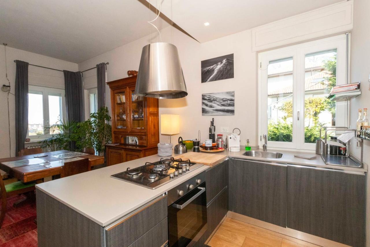 Charming Apartment With Parking! 都灵 外观 照片