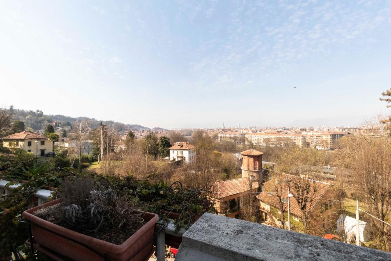 Charming Apartment With Parking! 都灵 外观 照片