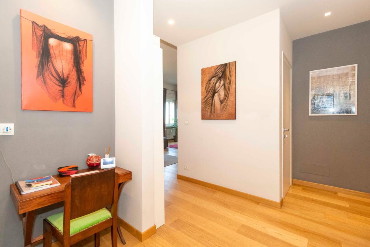 Charming Apartment With Parking! 都灵 外观 照片
