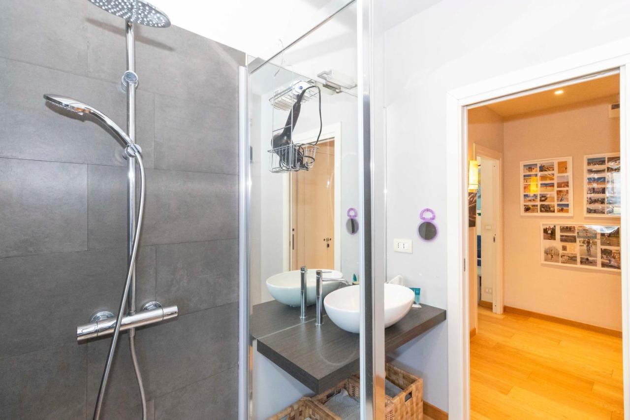 Charming Apartment With Parking! 都灵 外观 照片