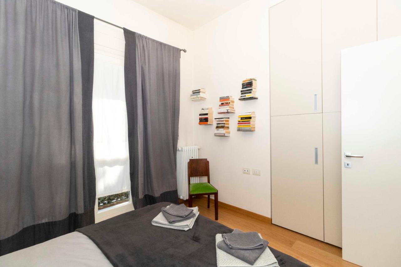 Charming Apartment With Parking! 都灵 外观 照片