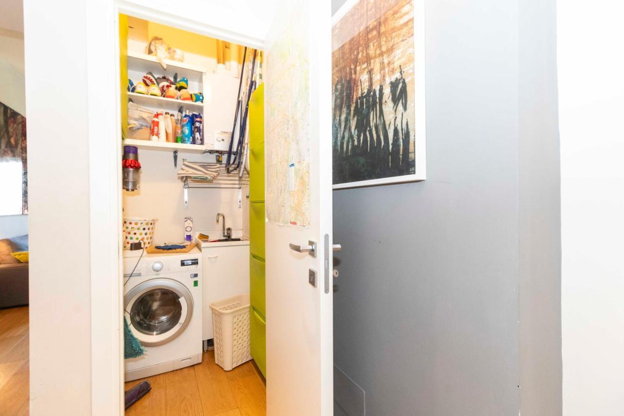 Charming Apartment With Parking! 都灵 外观 照片